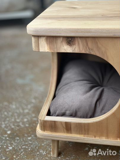 Домик для кошки или собаки в винтажном стиле