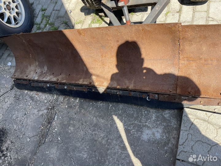 Мини трактор с отвалом