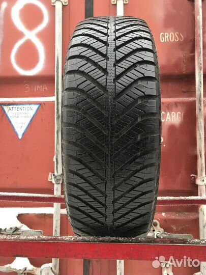 Goodyear Vector 4Seasons 215/60 R17 96V