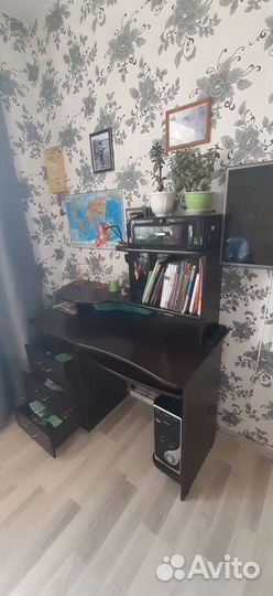 Стол компьютерный