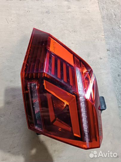 Фонарь наружный задний левый Volkswagen Tiguan 2