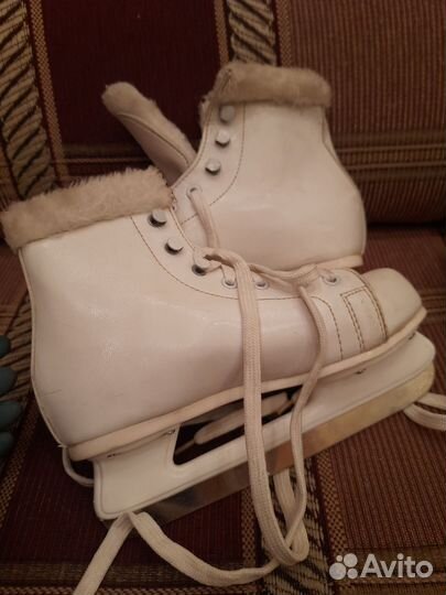 Коньки хоккейные 33 р