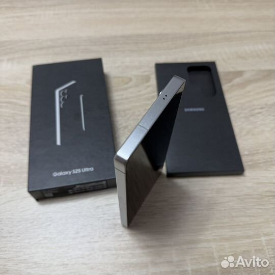 Samsung Galaxy S25 Ultra, 12/256 ГБ