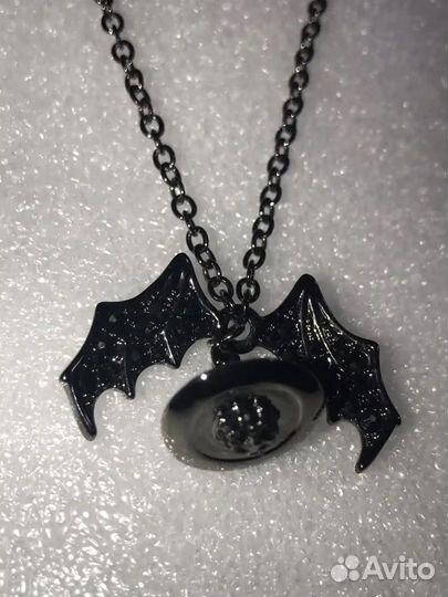 Кулон Vivienne Westwood Bat Wing Orb Necklace