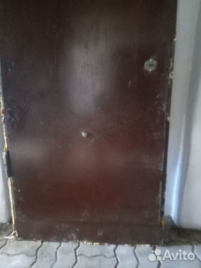 Самодельная металлическая дверь б/у