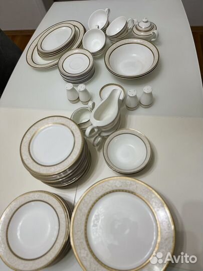 Набор столовой посуды на 12 персон