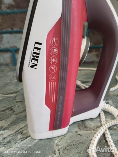 Утюг Vitek