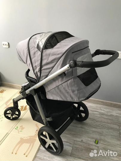 Коляска 2 в 1+подгузники в подарок