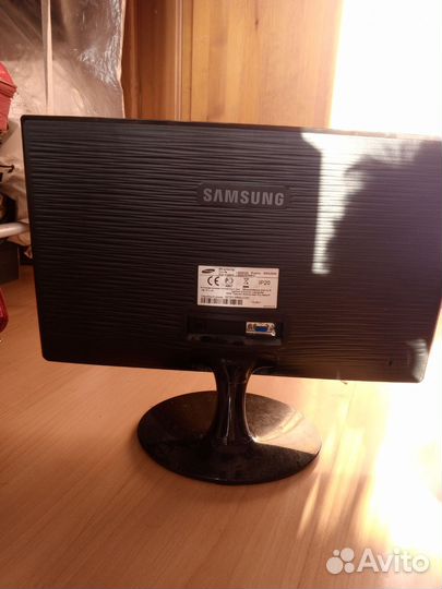 Монитор Samsung