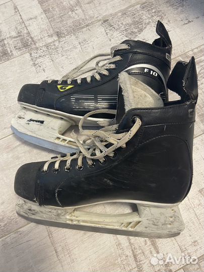 Коньки хоккейные