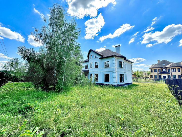 Дом 433 м² на участке 12 сот.