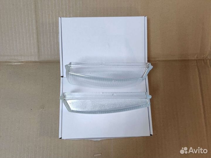 Стекло противотуманной фары Omega B 1994 - 2 шт