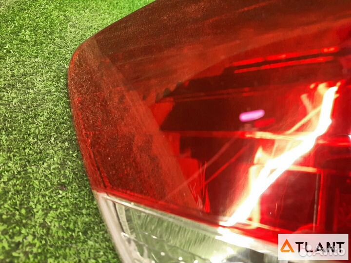 Фонарь задний левый toyota wish