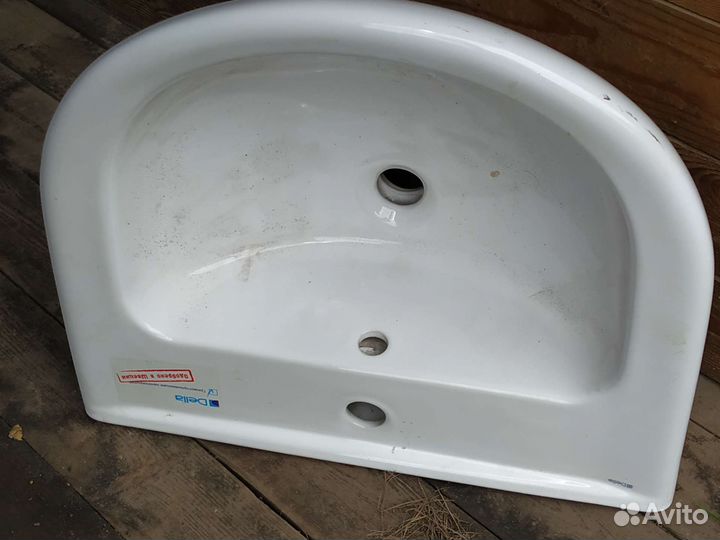 Раковина с отверстием, новая