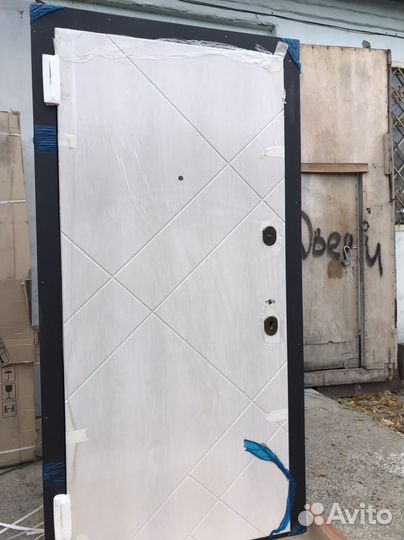 Входная стальная дверь