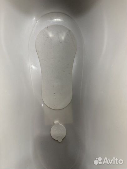 Ванночка для купания с нескользящим ковриком