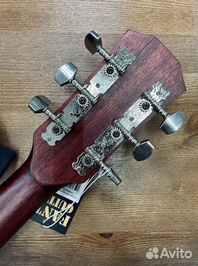 Гитара акустическая новая