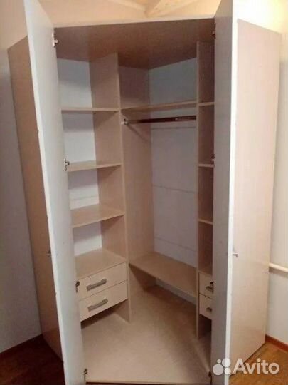 Шкаф угловой двухстворчатый