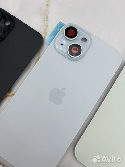 Задняя крышка iPhone 15