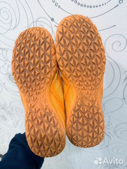 Футбольные бутсы