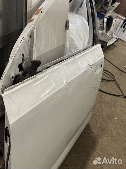 Левая дверь Шкода октавия А7