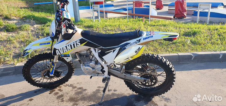Кроссовый avantis 250fx lux