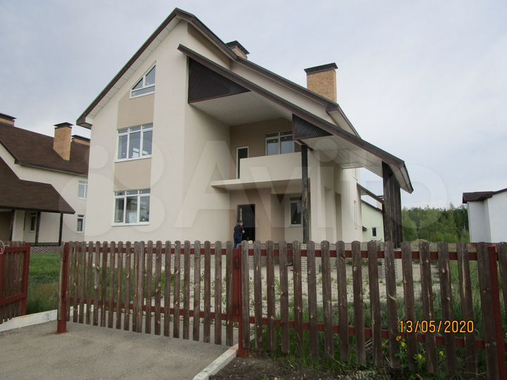 Дом 394,2 м² на участке 10,1 сот.