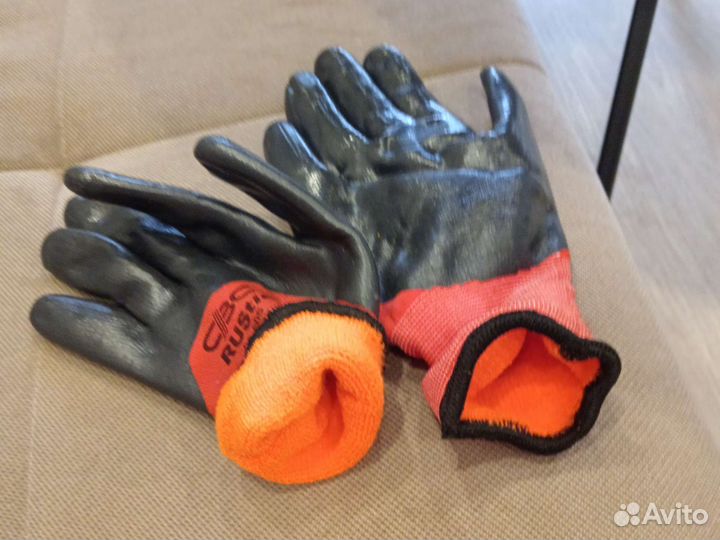 Перчатки резиновые