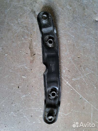 Кронштейн рулевой рейки Mercedes W203