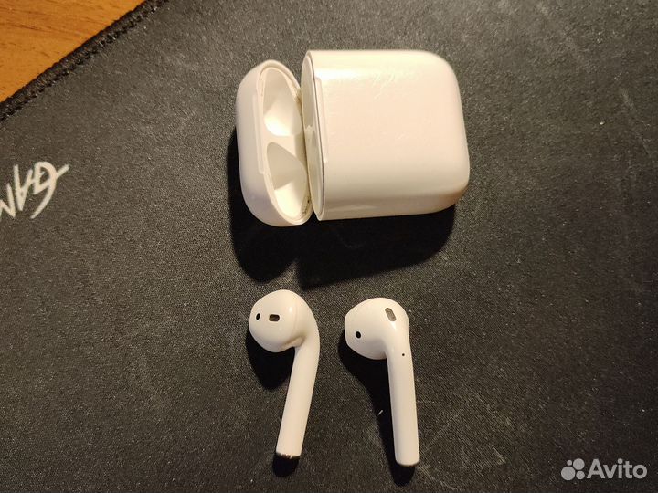 Беспроводные наушники apple airpods