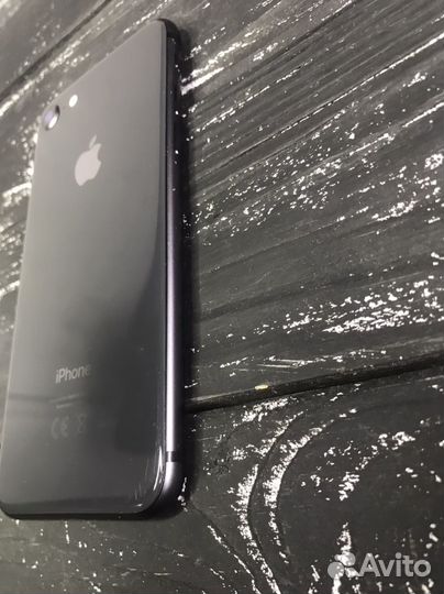 iPhone 8, 64 ГБ