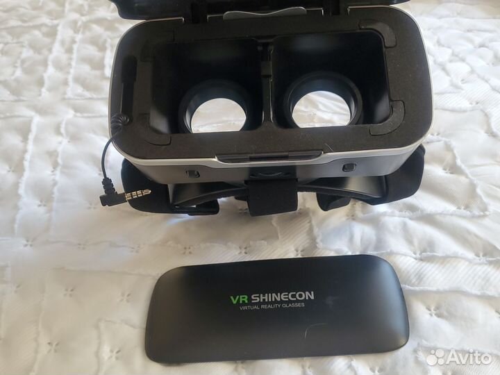 Очки виртуальной реальности с джойстиком vr