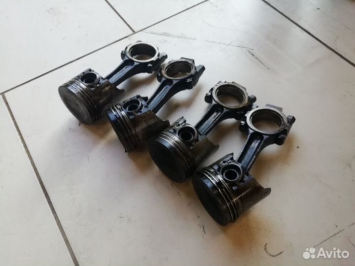 Поршень в сборе с шатуном 2107 инжектор