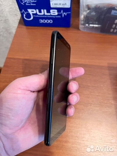 Samsung Galaxy A8 (2018), 4/32 ГБ