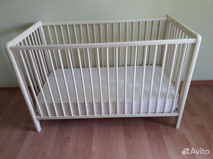 Детская кроватка 