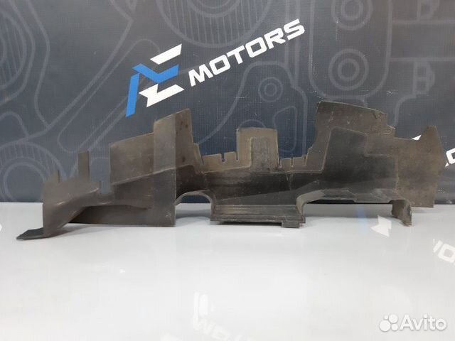 Воздуховод радиатора правый Volkswagen Passat