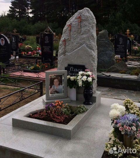 Памятники