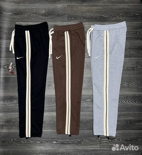 Спортивные штаны Nike