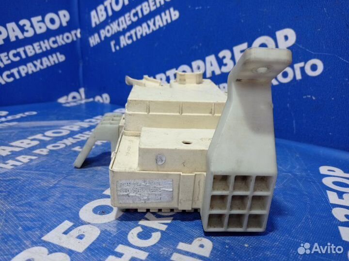 Блок предохранителей салона Hyundai Ix55