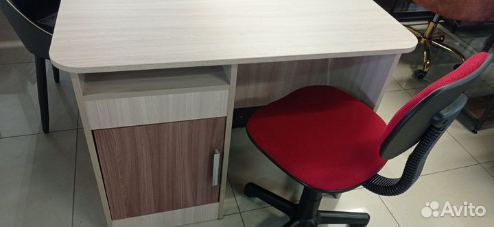 Детский письменный стол