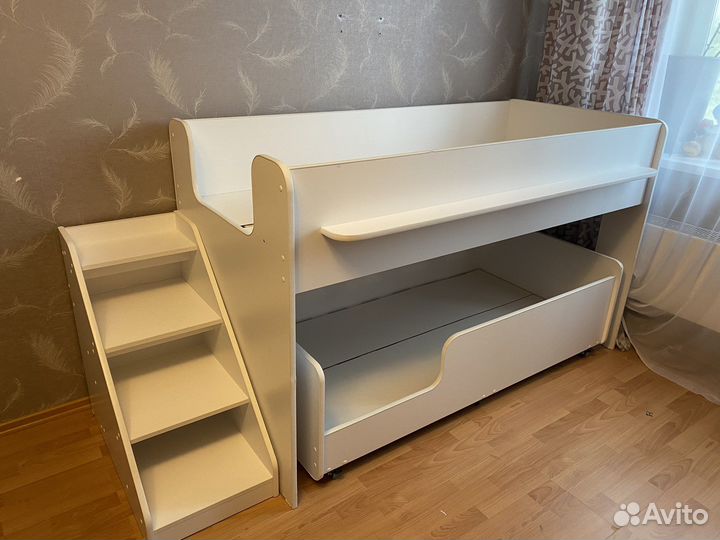 Двухъярусная кровать для детей выкатная Легенда