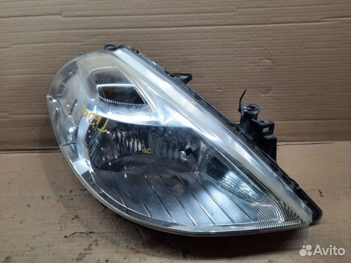 Фара передняя правая Nissan Tiida hatchback MR18DE