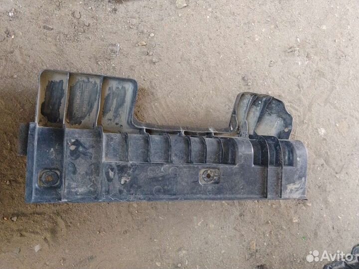 Защитный кожух радиатора левый Hyundai Solaris