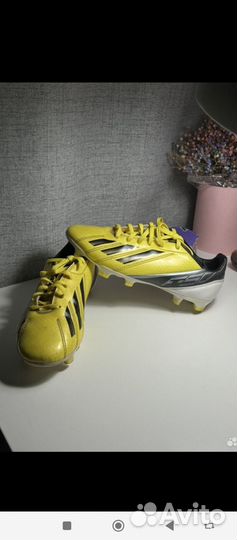 Футбольные бутсы adidas 41,5 размер