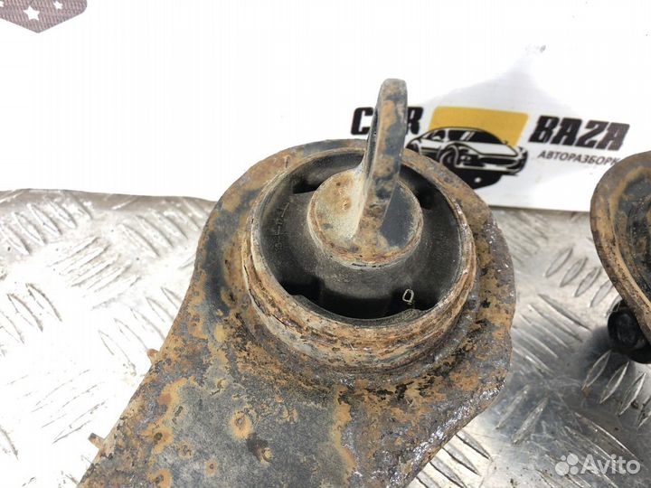 Рычаги подвески задние продольные Kia Magentis