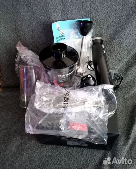 Погружной блендер Redmond RHB-2995