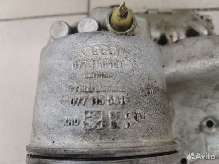 Корпус масляного фильтра Audi A8 D2 4,2 077115561F