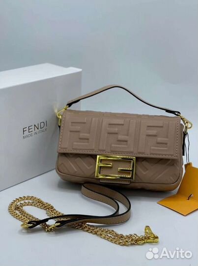 Клатч Fendi