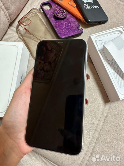 Продам iPhone11в идеале память 256г
