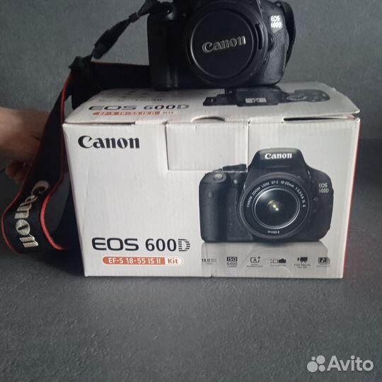 Зеркальный фотоаппарат Canon EOS 600 D